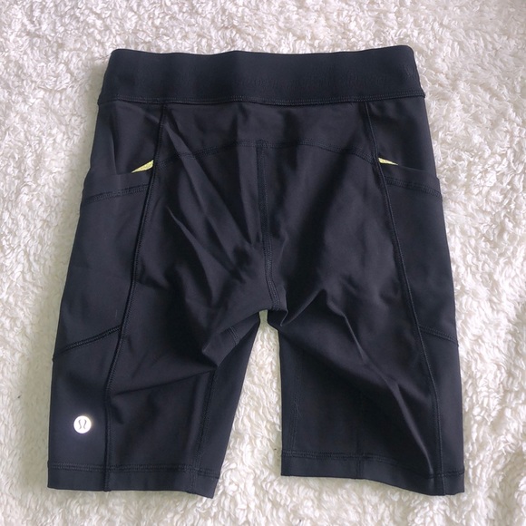 Lululemon biker shorts - Picture 5 of 9
